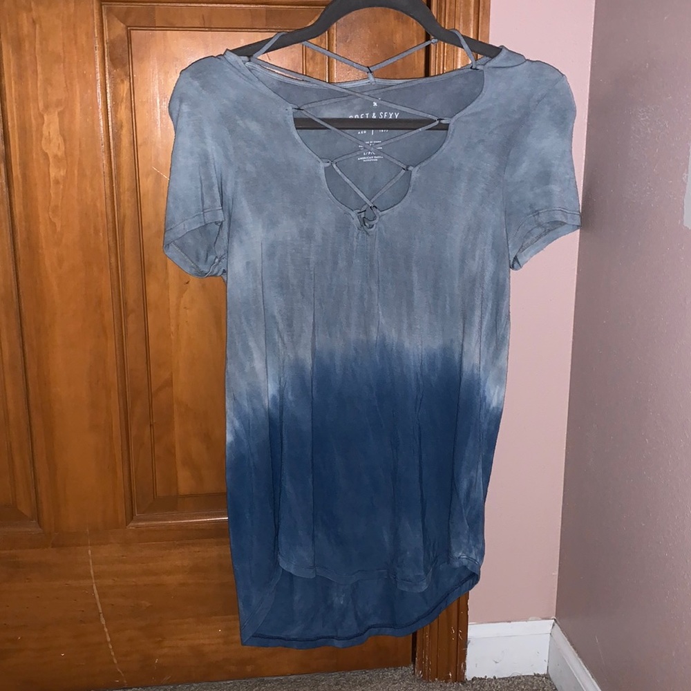 American Eagle V-neck